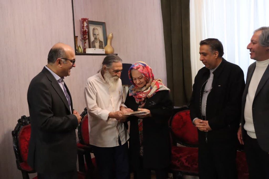 دیدار مدیرکل ارشاد، معاون ارشاد و رئیس مرکز هنرهای نمایشی ایران از پیر تئاتر مهدی ثانی و بانو